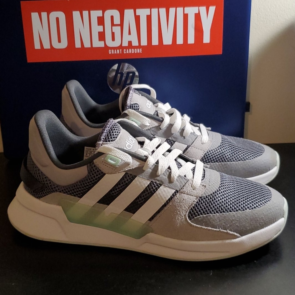 Womens adidas cloud foam comfort shoes